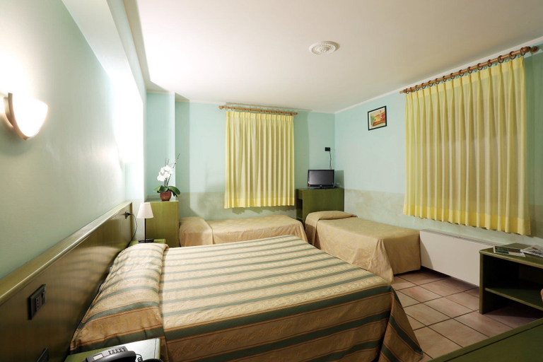 Bedroom 4, Hotel Cocoon, L'Aquila