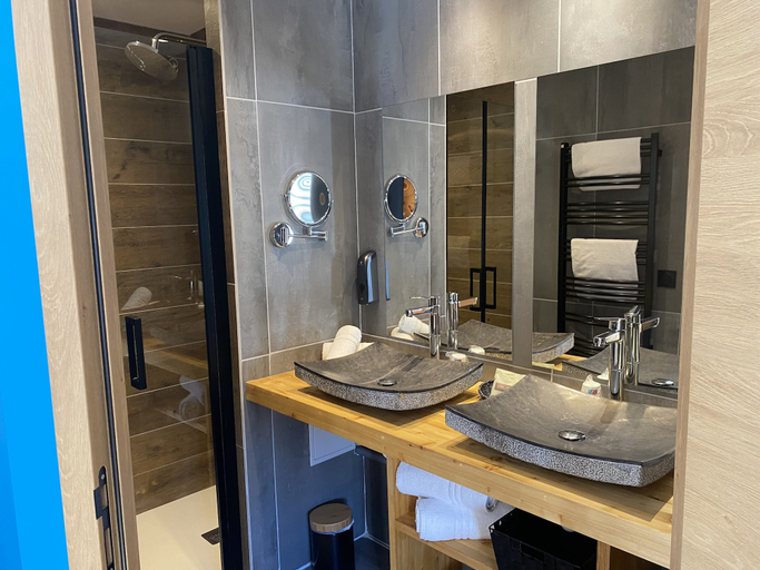 Bathroom 4, Logis Hôtel Les Autanes & Spa, Hautes-Alpes