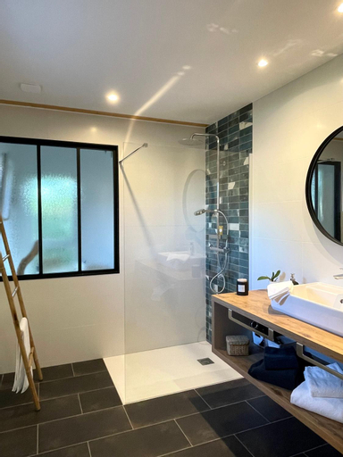 Bedroom 2, HARITZAGA chambre d'hote terrasse & jardin prive, Pyrénées-Atlantiques
