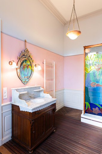 Bathroom 2, Hotel-Musee Villa Bagatelle, Rhône