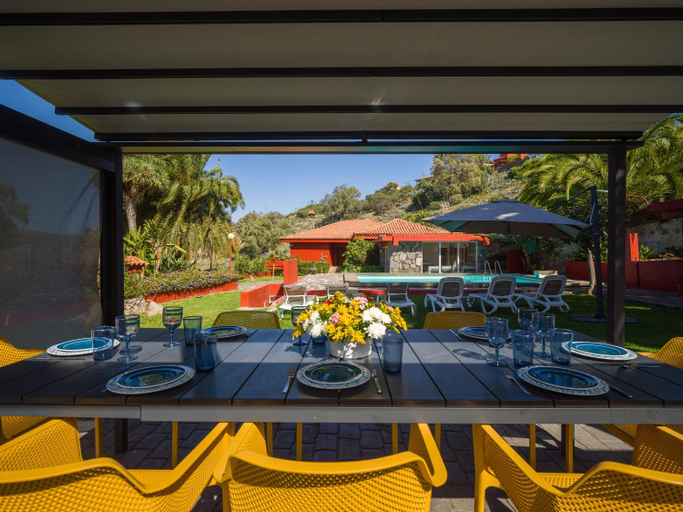 Food & Drinks 5, El Jardin de Santa Brigida with private pool, sauna & jacuzzi, Las Palmas