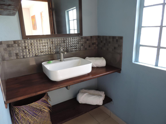 Bathroom 2, LE SERENITY LODGE, Atsinanana