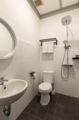 Bathroom 3