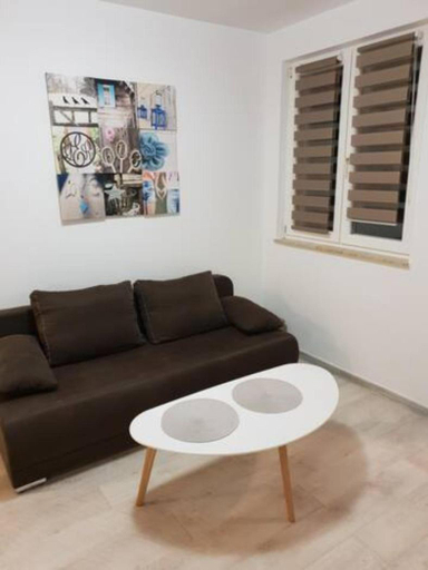 Others 5, Suitable Summer Apartments, Pula