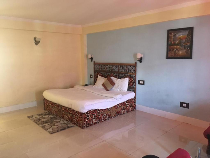 Bedroom 3, Ishaan Resorts, Kullu