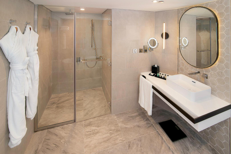 Bathroom 15