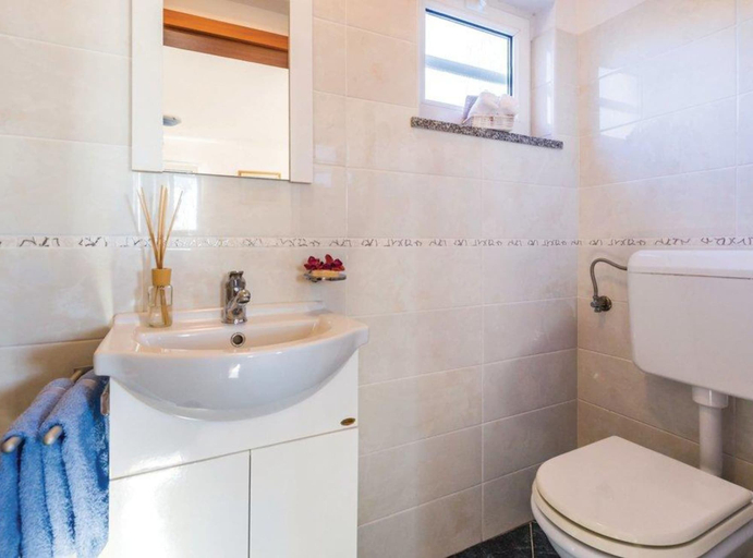 Bathroom, Holiday Home Brsec, Mošćenička Draga