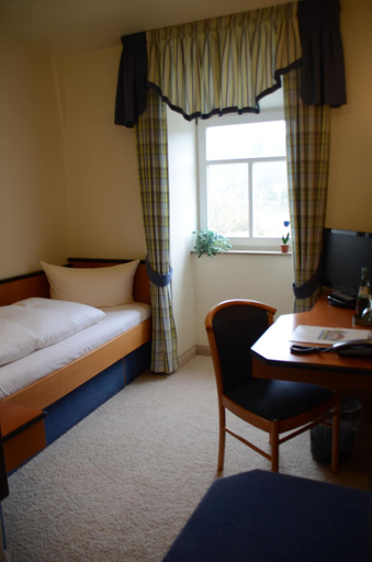 Bedroom 4, Hotel Mainblick, Main-Spessart