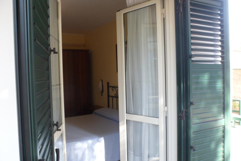 Others 3, Albergo Miramonte, Vibo Valentia