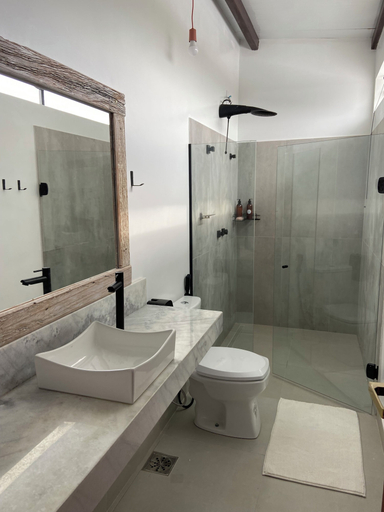 Bathroom 4, Aponem Spa Pousada, Prado