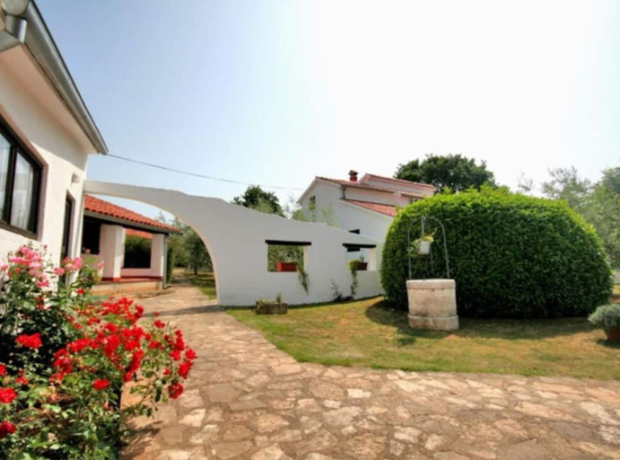 Exterior & Views 2, Splendid Poreč Holiday Home With Swimming Pool, Poreč
