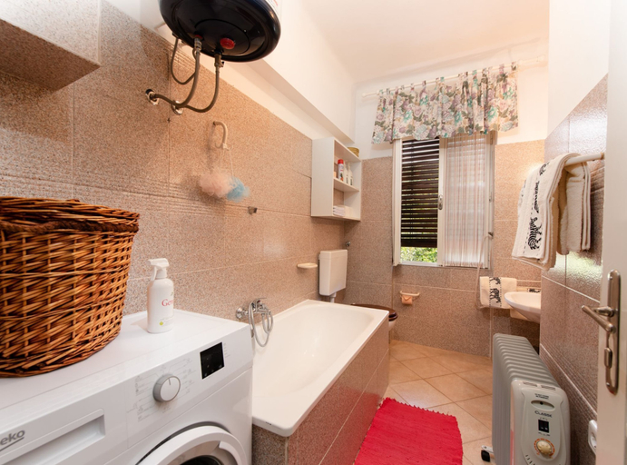 Bathroom 3, Elegant Lovran Apartment With Large Outdoor Area, Lovran