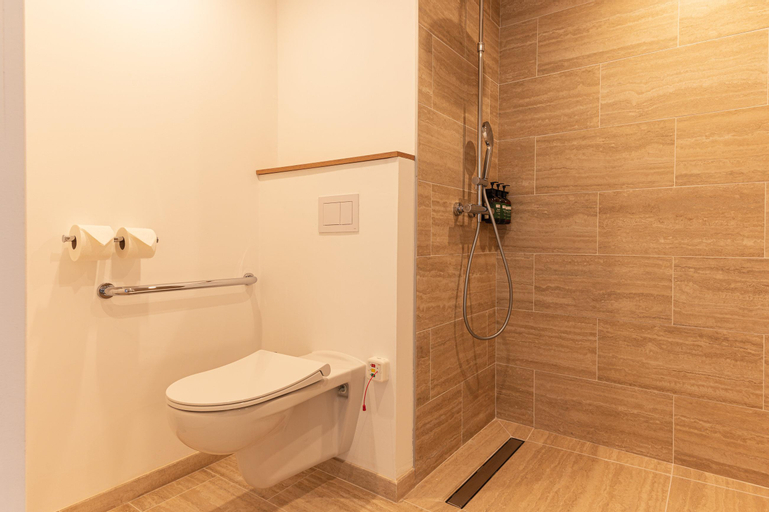 Bathroom 25