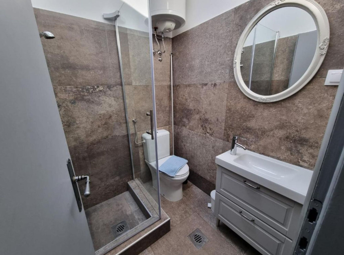Bathroom 3, Splendid Poreč Holiday Home With Swimming Pool, Poreč
