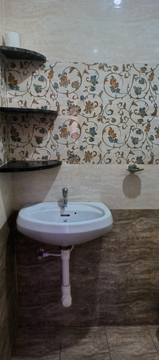 Bathroom 2, Sobitai, South Goa