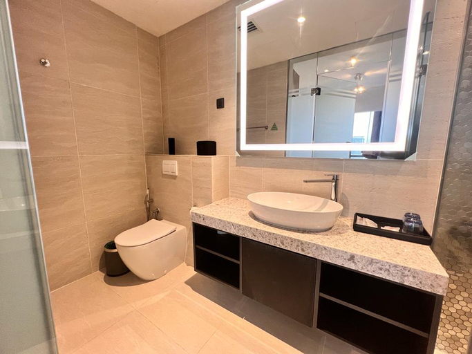 Bathroom 12