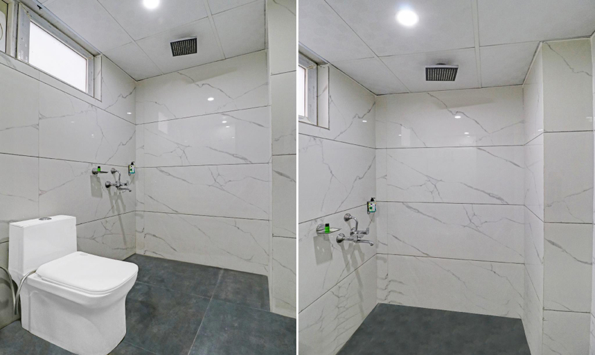Bathroom 4, Treebo Grand Town House, Faridabad