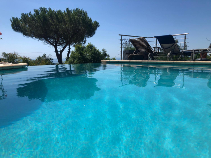Sport & Beauty 2, "Aux Balcons du Riou" avec vue mer 180 degres, Alpes-Maritimes