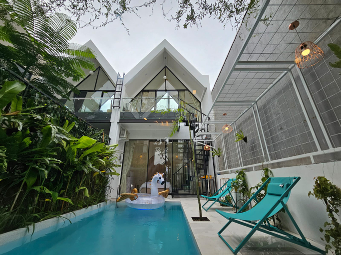 Swimming Pool 16