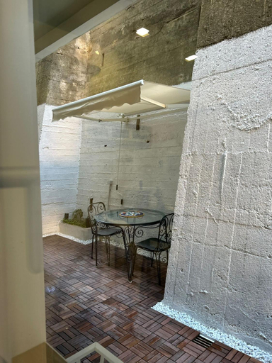 Others 2, B&B Regina 381, Messina