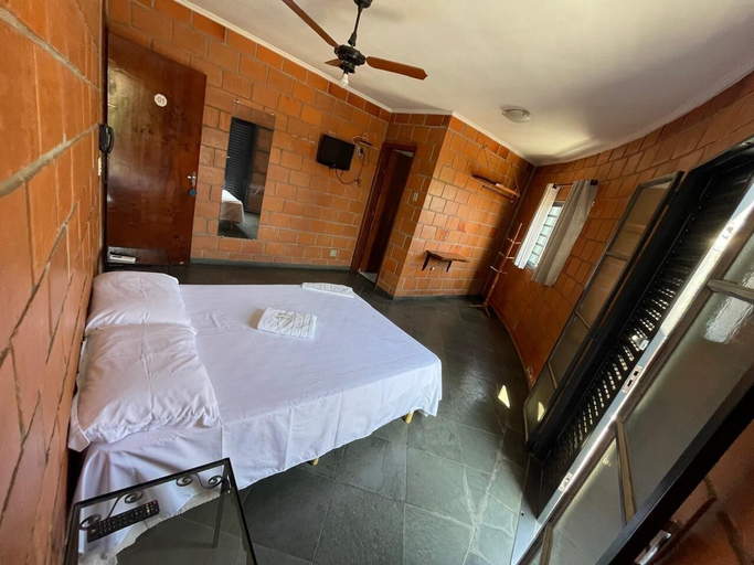 Bedroom 2, Hotel Linda, Salto