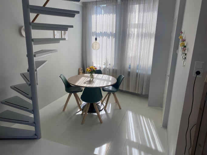 Others 5, Het Popelhuisje, Alkmaar