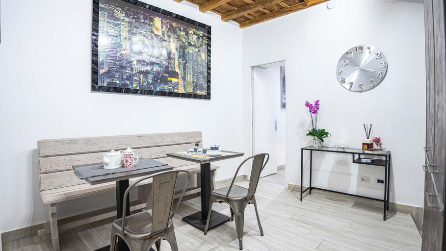 Food & Drinks 2, Penna Relais al Corso, Rome