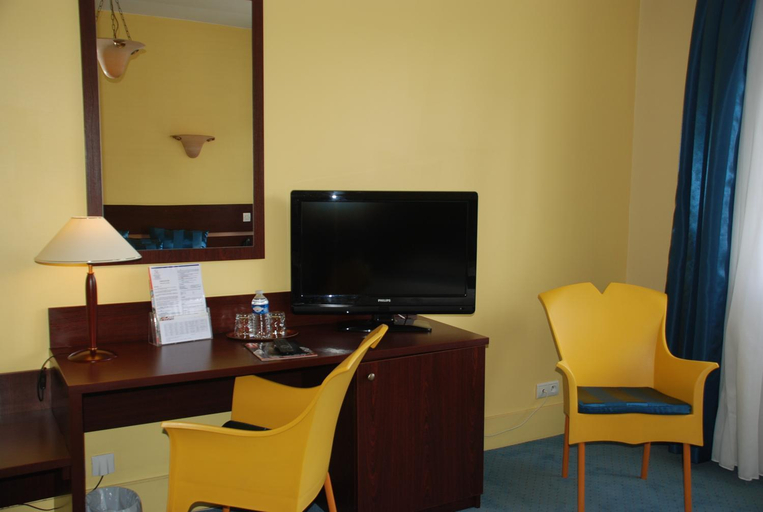 Others 5, Comfort Hotel Cathedrale Lisieux, Calvados