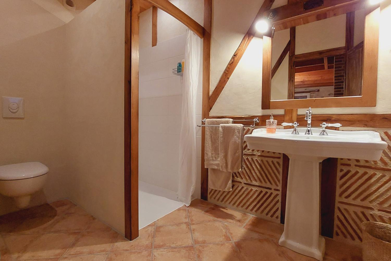 Bathroom 3, Clos de la Dime, Tarn
