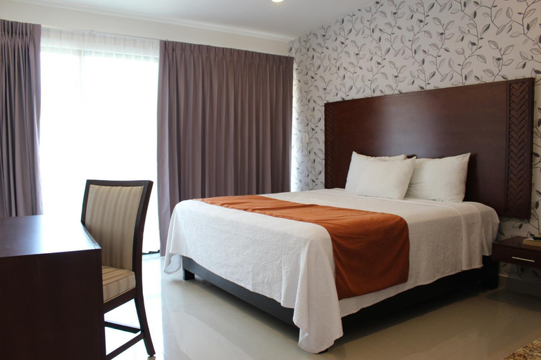 Others 5, Hotel Roazi, Tizimín