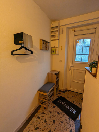 Grande maison avec exterieur, jacuzzi et billard, Cher