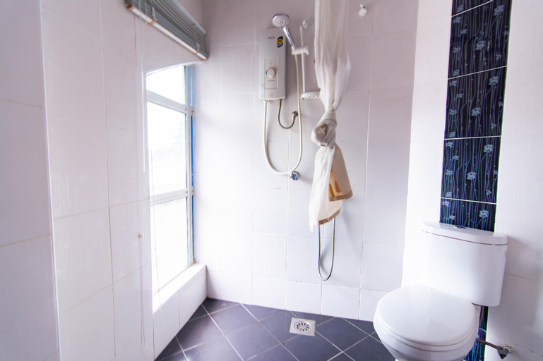 Bathroom 3