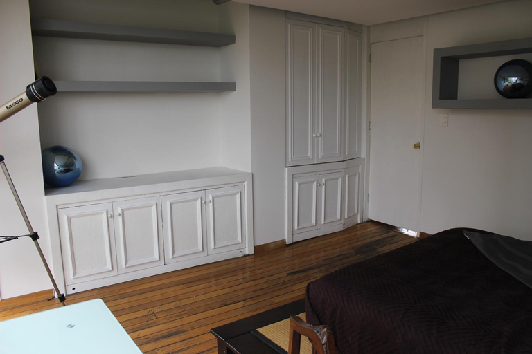 Shared lounge/TV area