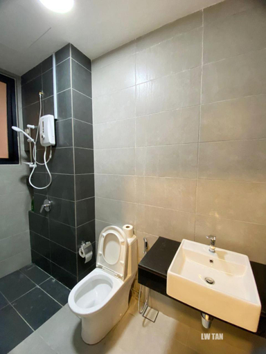 Bathroom 2, Urban Suites Sea & City View Apartment, Penang Island