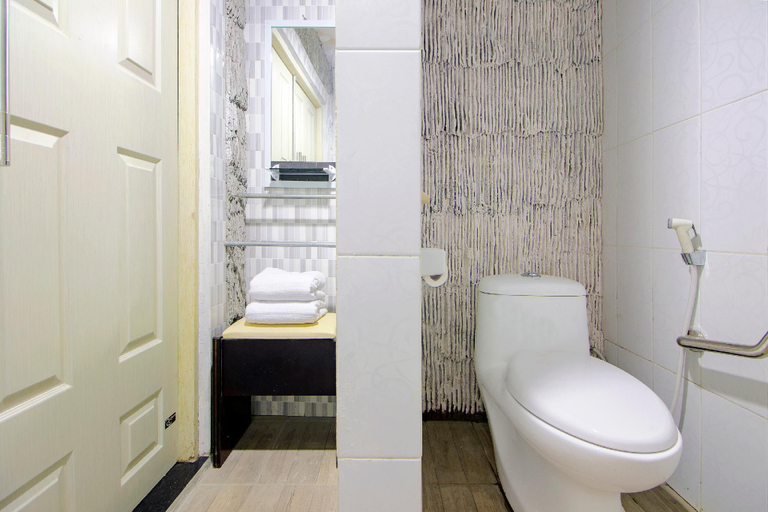 Bathroom, OYO 1277 Pondok Damai Syariah, Sleman