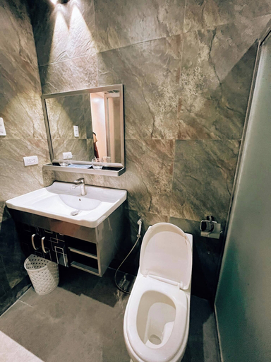 Bathroom 5, Giardino Romantico, Valencia