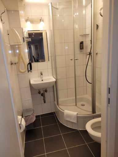 Bathroom 3, Hotel Franken an der Messe, Frankfurt am Main