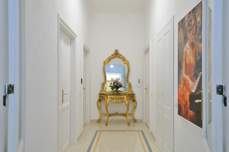 Others 4, Trinita Rooms, Roma
