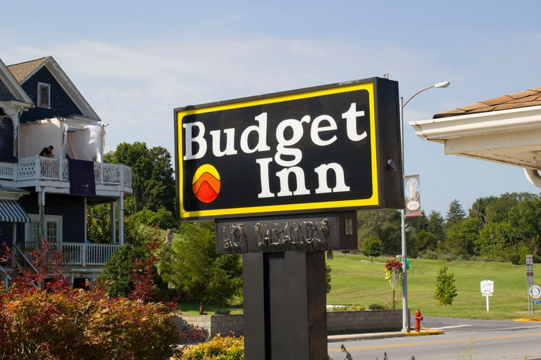 Others 1, Budget Inn, Page