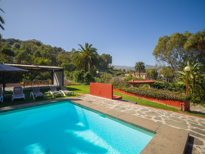 Sport & Beauty 2, El Jardin de Santa Brigida with private pool, sauna & jacuzzi, Las Palmas