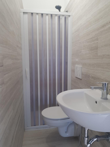 Bathroom, Residenze Benedetto Croce, Bari