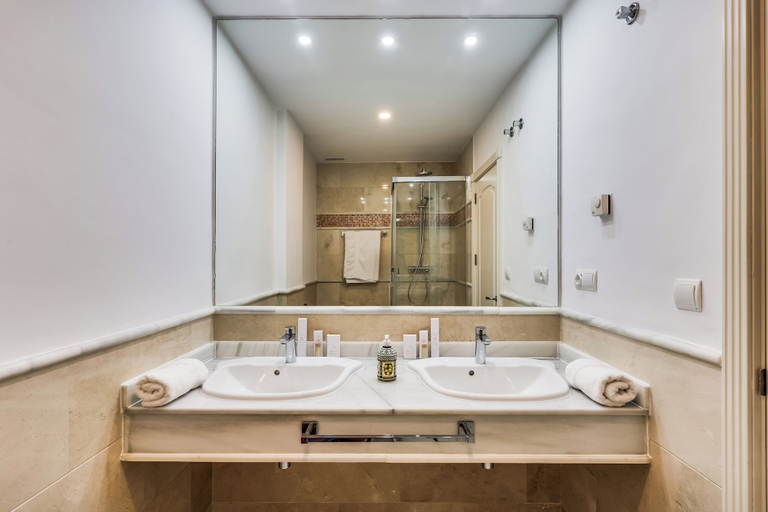 Bathroom 4, Molo Residences Boutique Apartment & Spa, Málaga