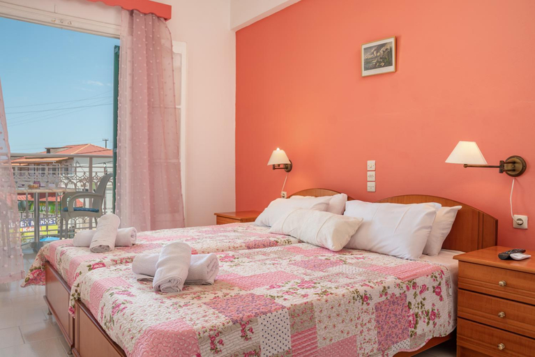 Bedroom 2, Chryssa Studios, Ionian Islands