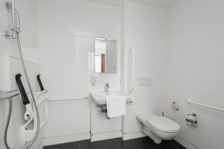 Bathroom 5, easyHotel Amsterdam Zaandam, Zaanstad