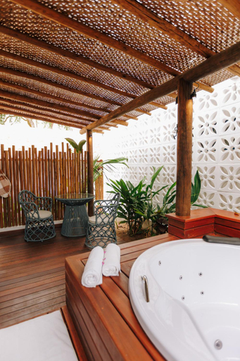 Bathroom 14
