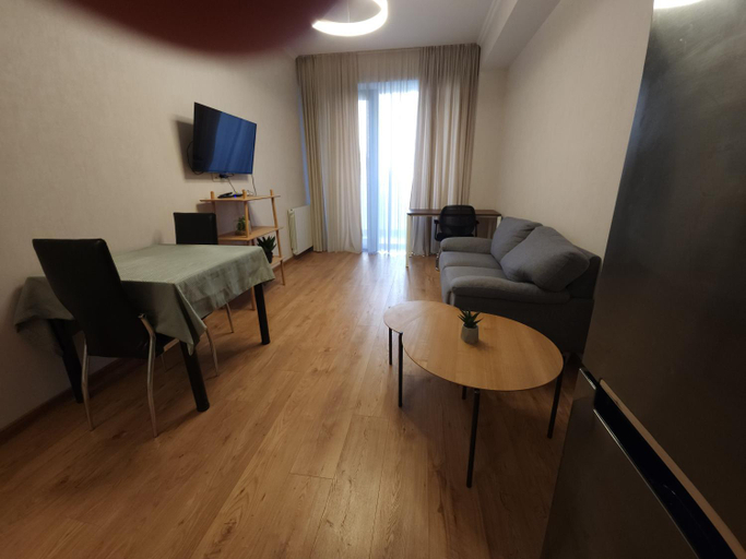 Others 3, Apartment - 200 m Near Central Park, Tbilisi