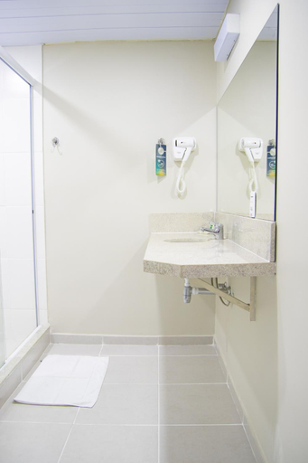 Bathroom, Ibis Styles Tres Rios, Três Rios
