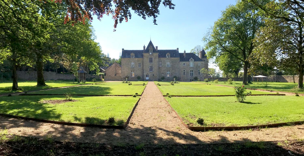 Others 2, Chateau de Cadouzan, Morbihan
