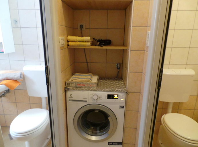 Bathroom 3, Superb Lovran Apartments With Sea Views, Lovran