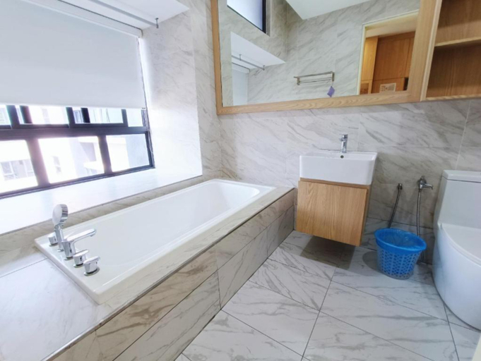 Bathroom 4, Imperio Residence Melaka by Jeffery Lam Home Management, Malacca City